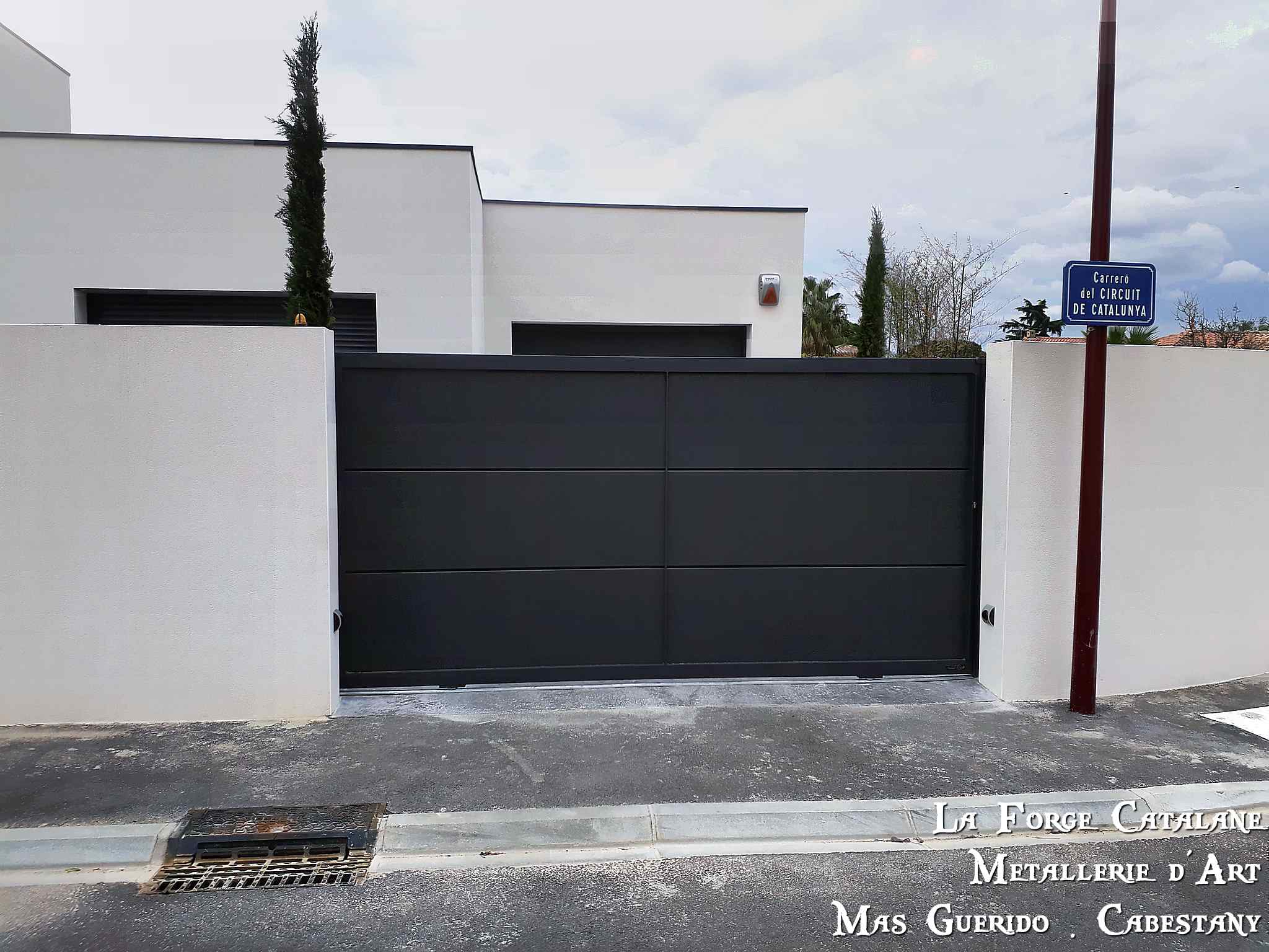 portail caissonne fer thermolaque forge catalane cabestany (2).jpg